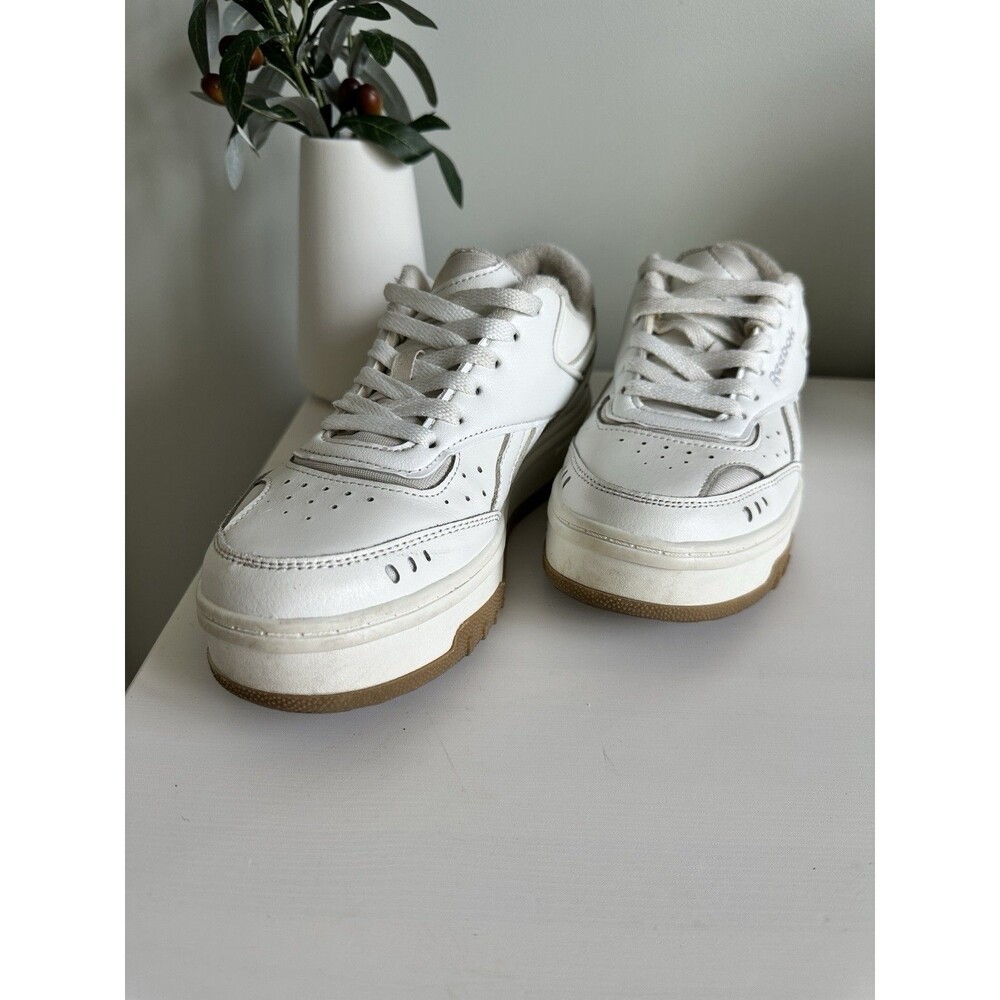 Reebok Court Advance Bold Women's 7.5 White Leather Platform Sneakers Gum Sole